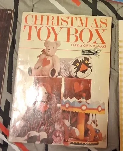 Christmas Toy Box: Cuddly Gifts to Make