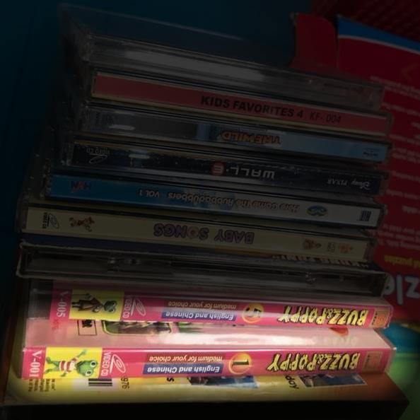 BUZZ&POPPY English and Chinese medium for your choice VIDEO CO