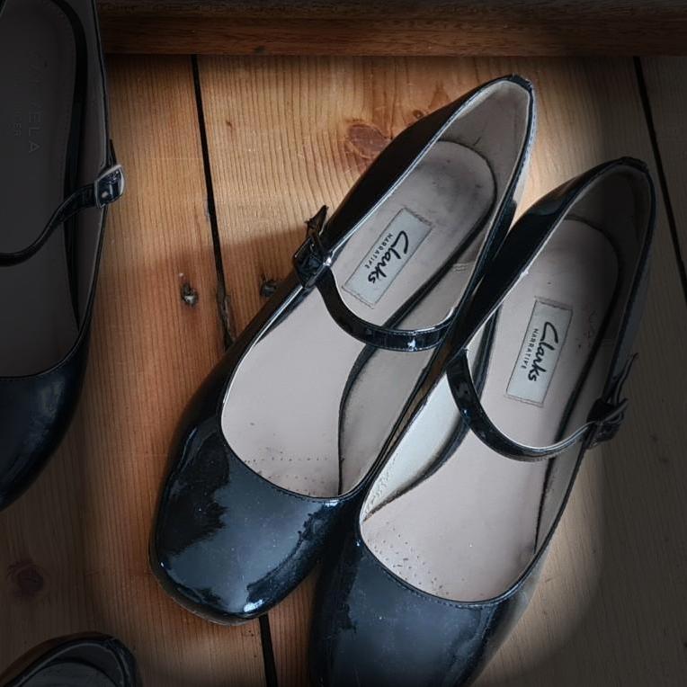 Clarks Narrative Black Patent Shoe alt 1