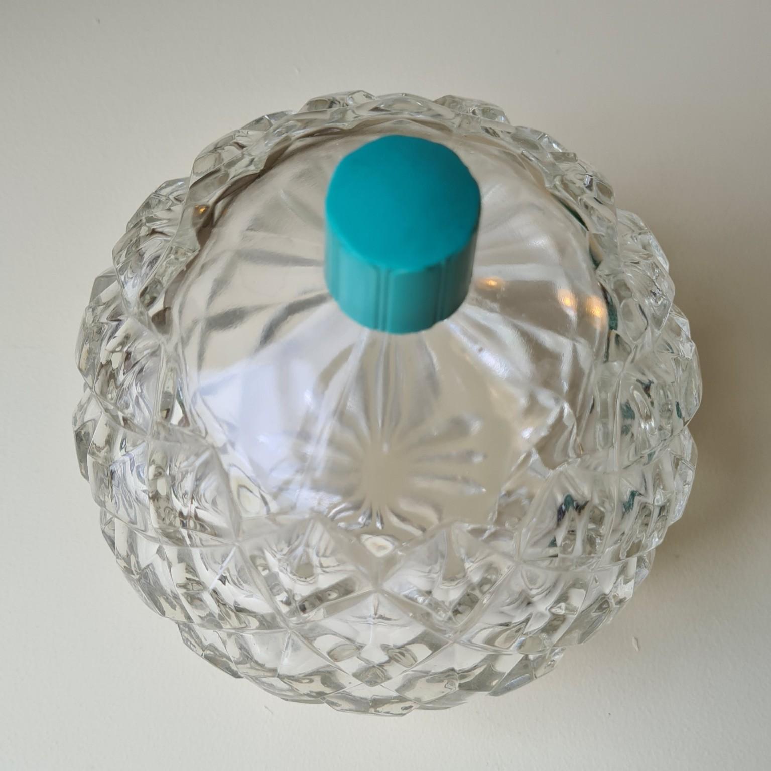 Elaborate glass bottle alt 3