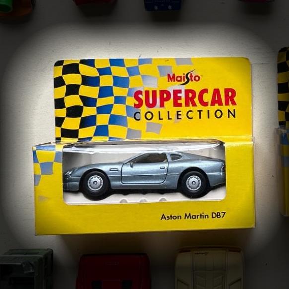 Aston Martin DB7 Model Car alt 1